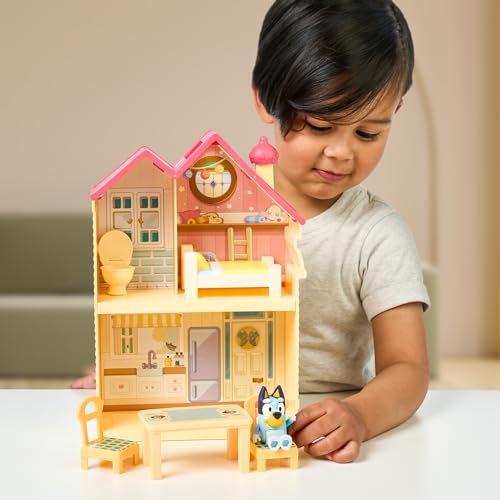 Bluey Mini Home Playset | Compact House Playset with Carry Handle | Three Different Rooms | Kitchen, Bedroom and Bathroom | Includes Figure with 5 Play Pieces