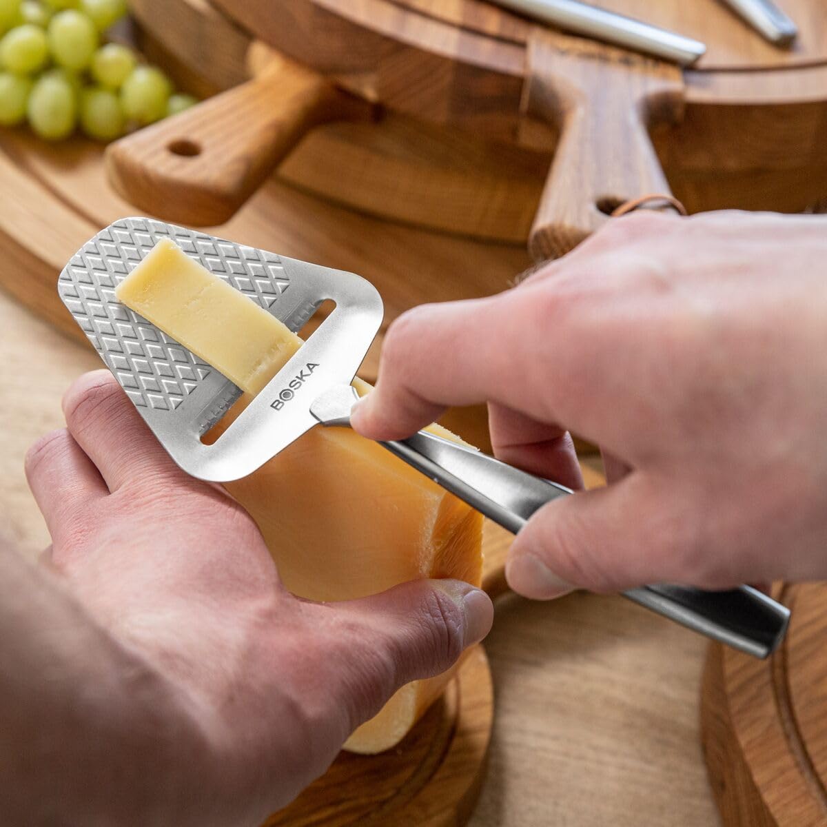 BOSKA Monaco+ Premium Cheese Slicer - Award Winning Cheese Cutter for Block Cheese, Cheddar up to Parmesan - Quilted Pattern reduces Resistance - Non-stick & Ergonomic Handheld