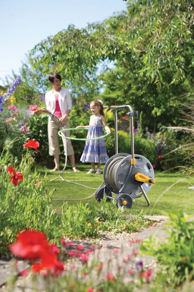 HOZELOCK - Cart Plus 50m (ø 12.5 mm) Assembled : Max Capacity 60m, 1-piece Rewind Handle, Sturdy Frame for General Use, Supplied Assembled with 50m Hose, 1 Nozzle and Fittings Included 2435R0000