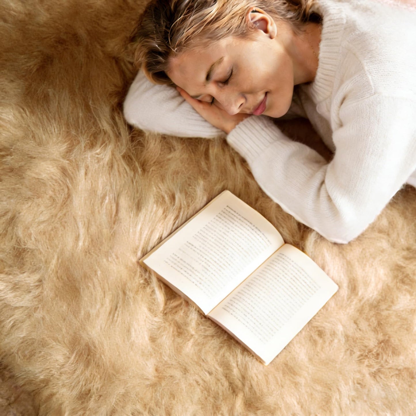 TUOTPE Ultra Soft Faux Fur Rug, Fluffy Shaggy 2 x 3 Ft Sheepskin Fur, Beige Plush Faux Area for Bedroom Nursery Living Room