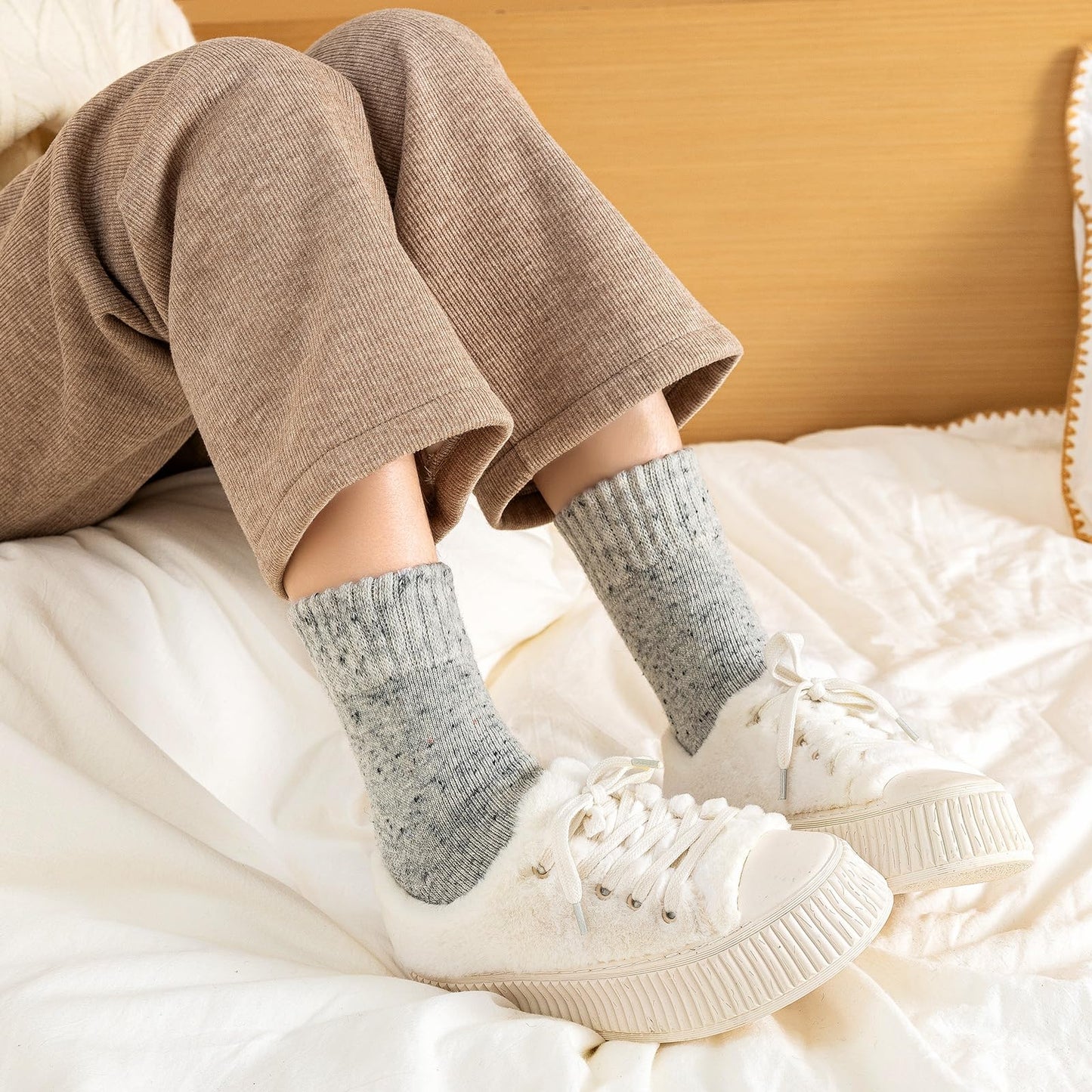 Pleneal Wool Socks for Women - 5 Pairs Womens Winter Wool Socks, Warm Winter Sock for Women Men Vintage Crew Sock Casual