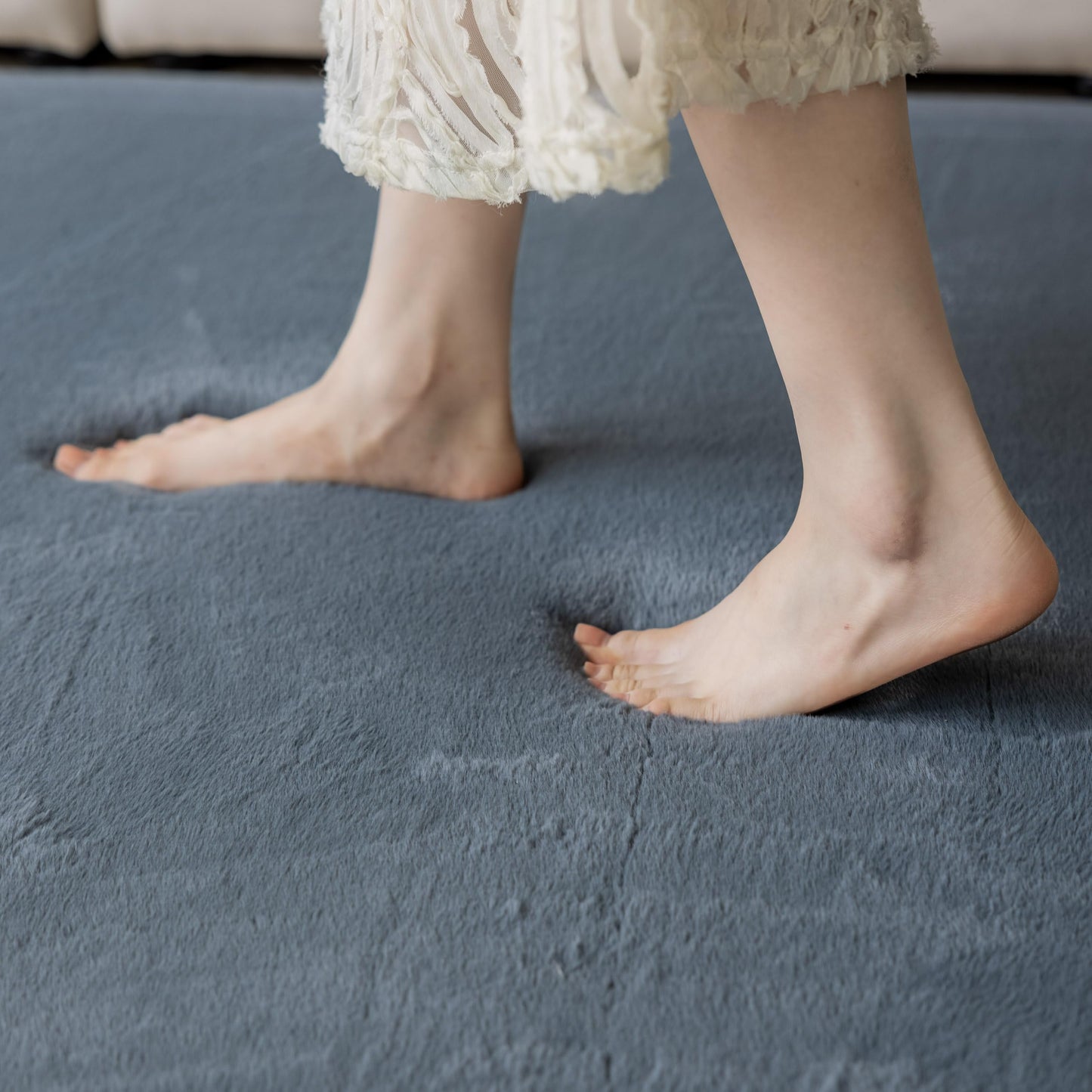 Loartee Faux Rabbit Fur Rug - 1.18" Thick Soft Fluffy Area Rug, Non-Slip Memory Foam Crawling Mat, Dark Gray, 78"x118"