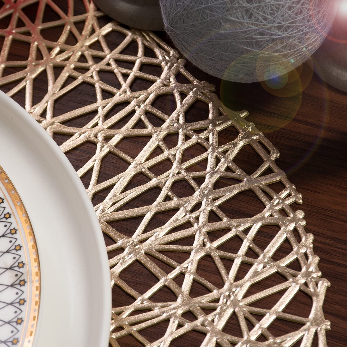 FunWheat Round Gold Placemats Placemat Set of 6 Hollow Out Place mats Heat-Resistant Shining 15 inches Table Mat Decorative Gift (Nest Gold)