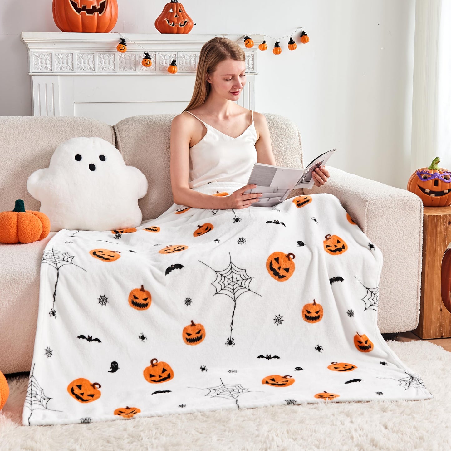 Edenleaf Soft Cozy Halloween Blanket, Spooky Pumpkin Bat Spider Webs Print White Throws for Couch Bed Home Decoration Gifts, Fuzzy Fleece Halloween Throw Blanket for Kids Adults 50"x60" (White)