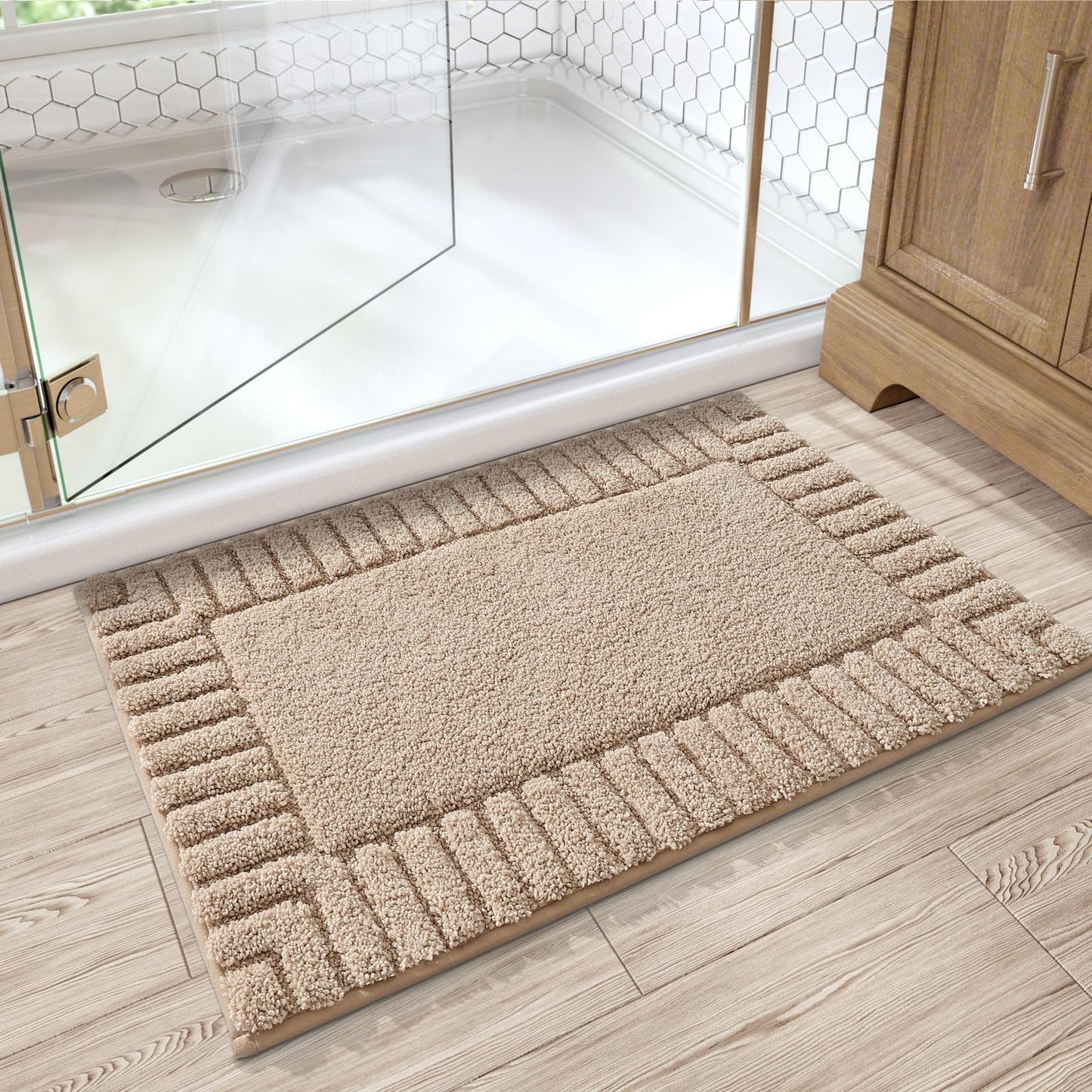 LUMI Bathroom Rugs Non Slip with Rubber Backing, Extra Soft Plush Microfiber Bath Rug Absorbent, Machine Washable Bath Mat Quick Dry for Tub, Shower, Hotel, Beige, 20"x32"