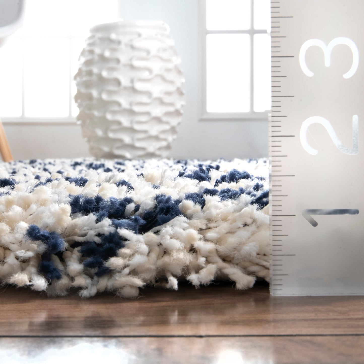 nuLOOM Cuellar Chevron Shag Area Rug, 4x6, Navy