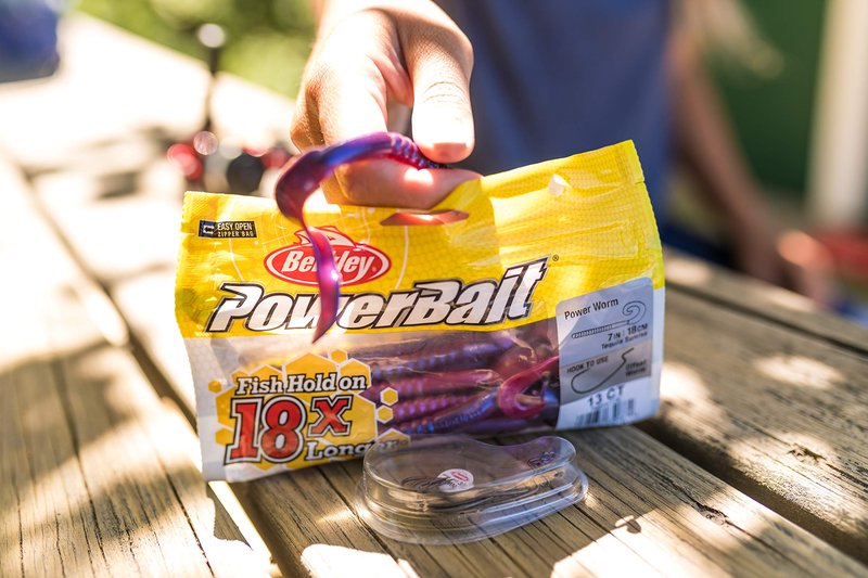 Berkley PowerBait® Power Worm Fishing Bait, Midnight Fire, 7in | 18cm, Irresistible Flavor, Classic Curly Tail Worm Profile, Ideal for Spring, Summer and Fall Fishing
