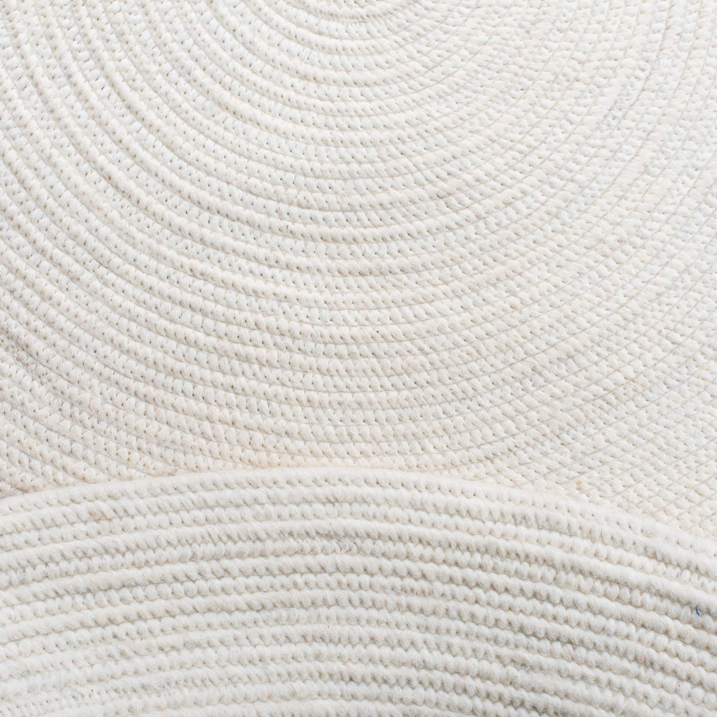 SAFAVIEH Braided Collection 6' x 9' Oval Ivory BRD901A Handmade Country Cottage Reversible Wool Entryway Foyer Living Room Bedroom Kitchen Area Rug