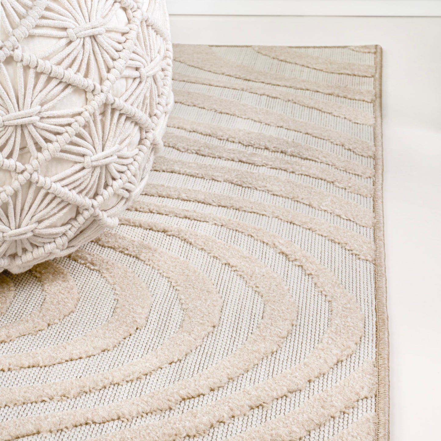 JONATHAN Y Maribo High-Low Abstract Striped Beige/Cream 2x8 Indoor/Outdoor Runner Rug for Patio, Backyard, Living Room, Bedroom, Office, Hose-Washable (SCN103D-28)