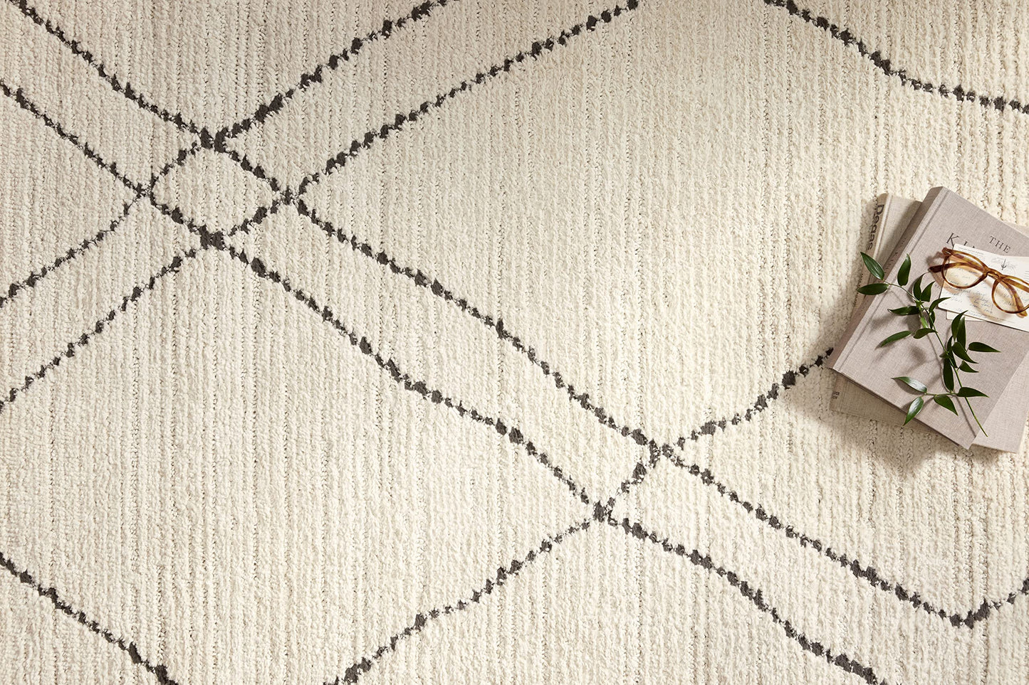 Loloi Fabian Collection FAB-02 Ivory/Charcoal 5'-3" x 7'-6" Area Rug