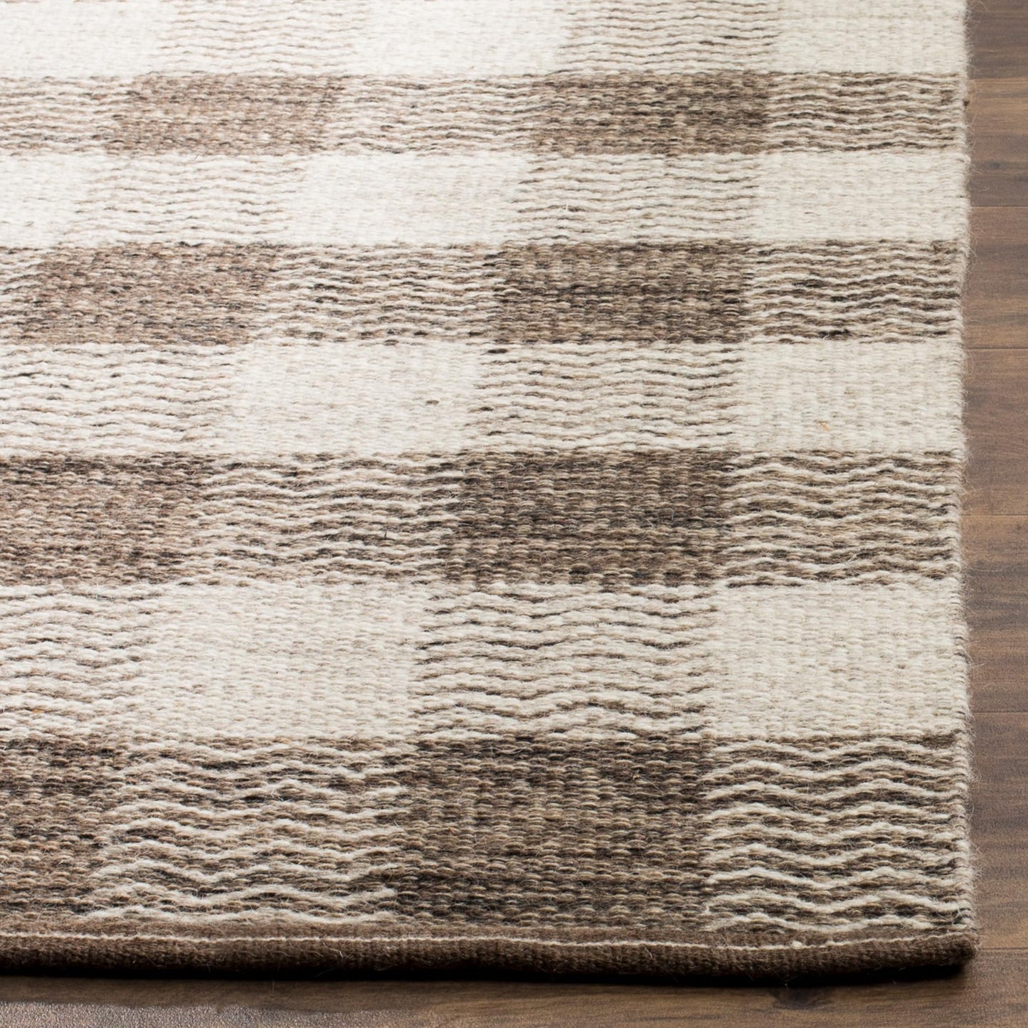 SAFAVIEH Kilim Collection Area Rug - 6' x 9', Light Grey & Brown, Flat Weave Wool Design, Ideal for The Living Room, Dining Room, Bedroom (KLM351A-6)