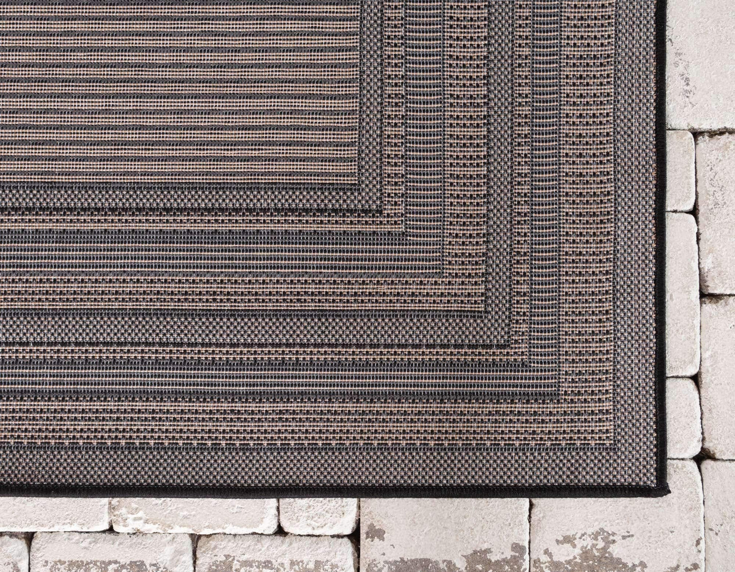 Unique Loom Outdoor Border Collection Area Rug - Multi Border (4' x 6' Rectangle, Gray/ Black)