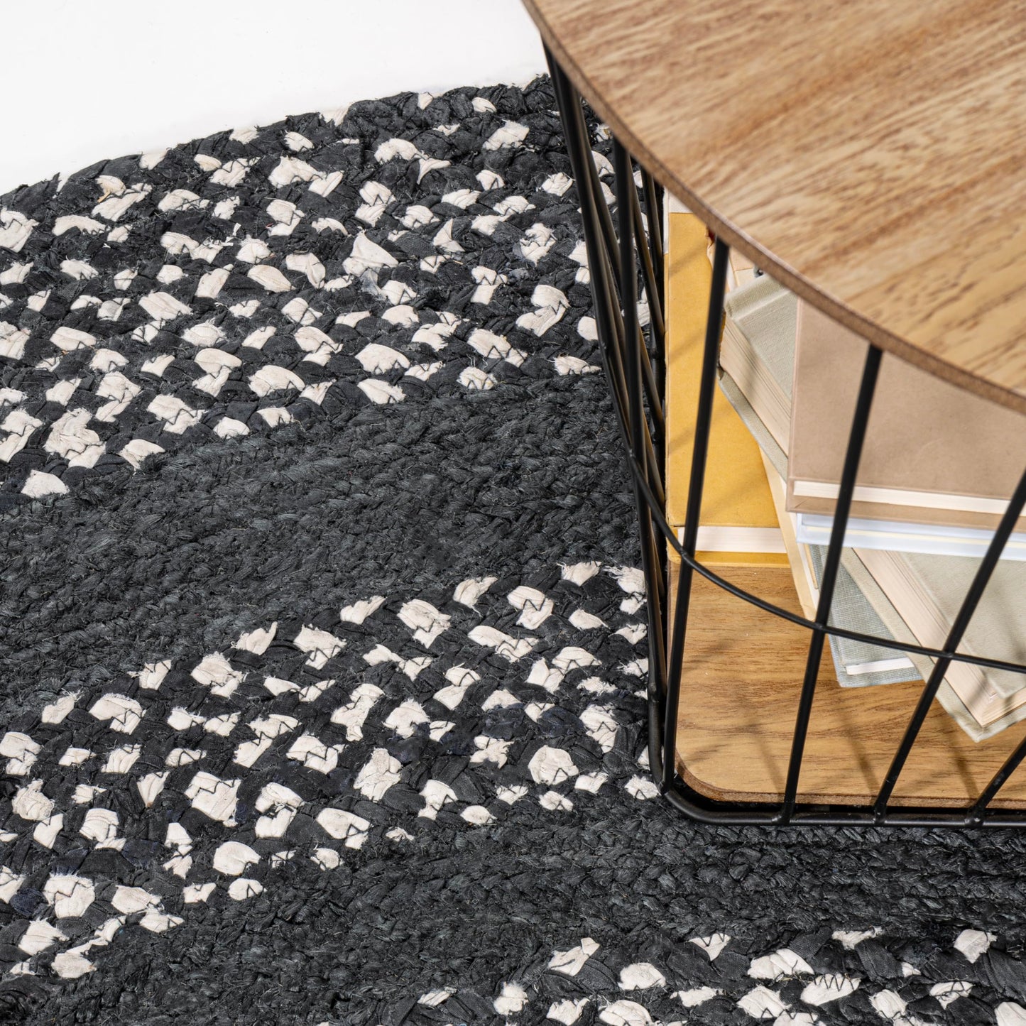 JONATHAN Y Abyss Braided Jute Black/White 5' Round Indoor Area Rug, Bohemian, Classic, Coastal, Easy-Cleaning for Living Room, Bedroom, Kitchen, Pet Friendly, Non-Shedding (RNF117C-5R)