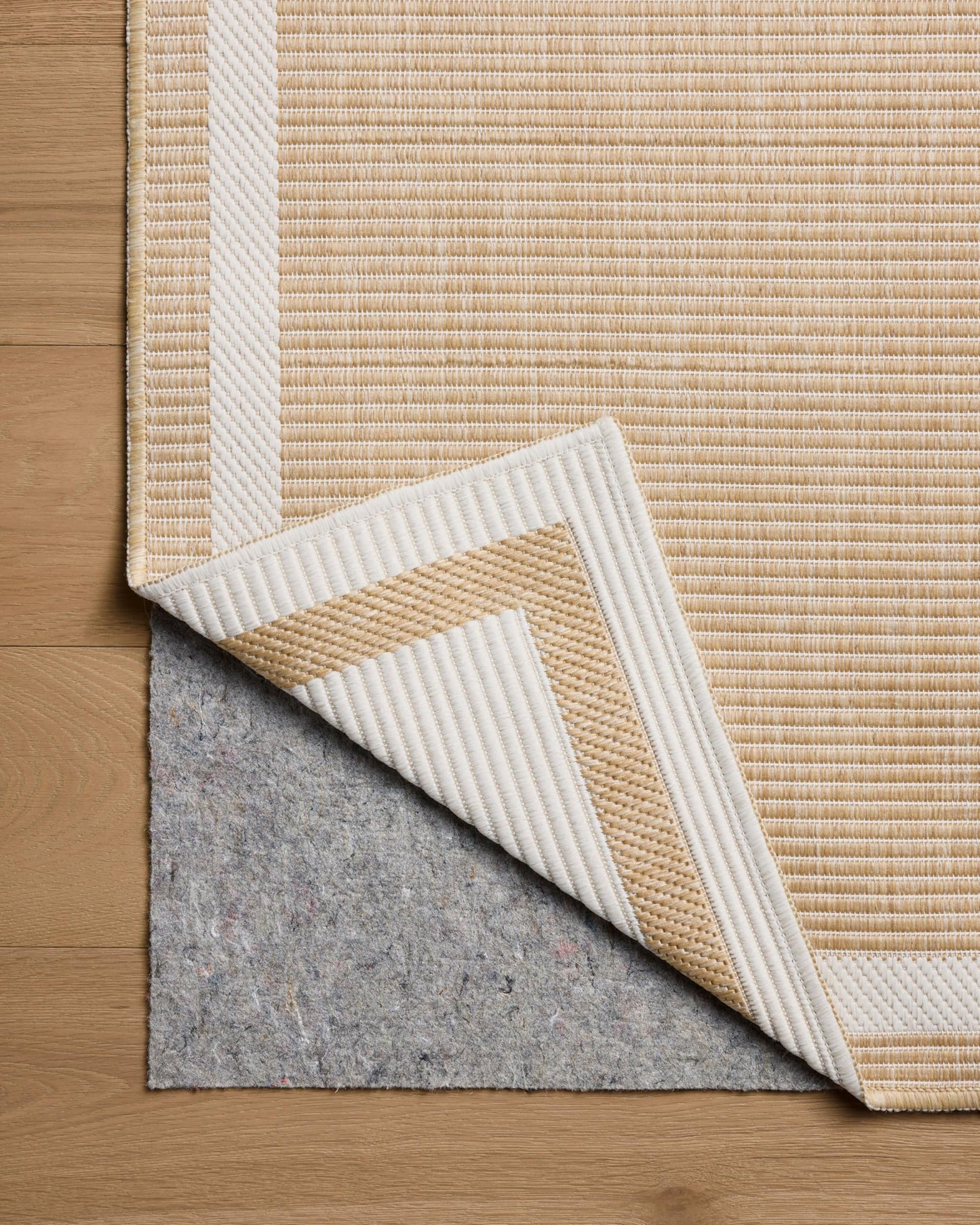 Loloi Easton Collection ESN-05 Wheat/Ivory 5'-3" x 7'-6" Area Rug