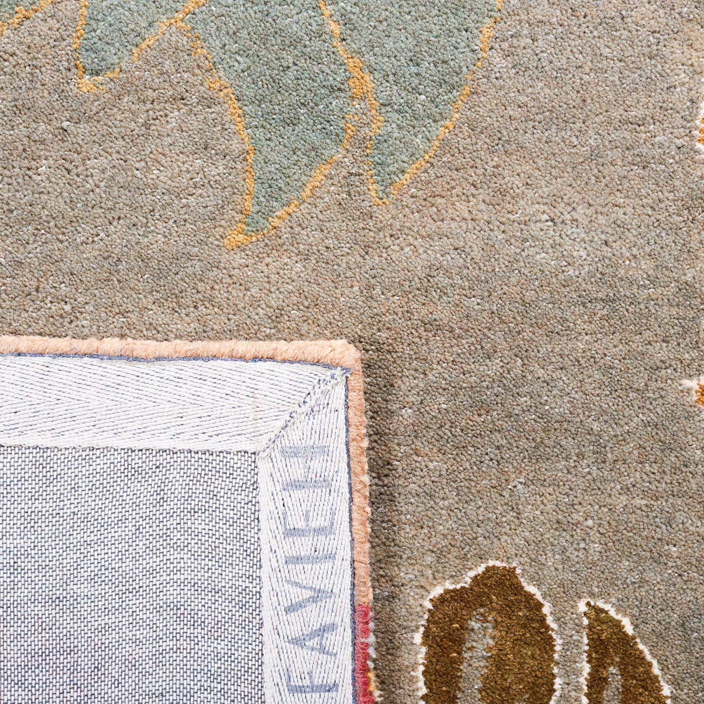 SAFAVIEH Metro Collection Area Rug - 9' x 12', Multi, Handmade Floral Wool, Ideal for High Traffic Areas in Living Room, Bedroom (MET990A)