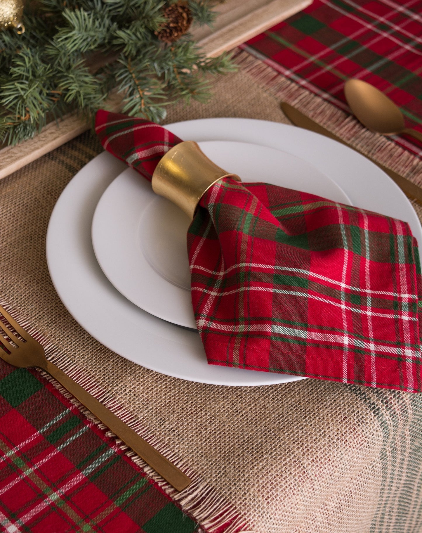 DII Holiday Dining Table Linen Collection Tartan Holly Plaid, Round Christmas Tablecloth, 70" Round, Red & Green