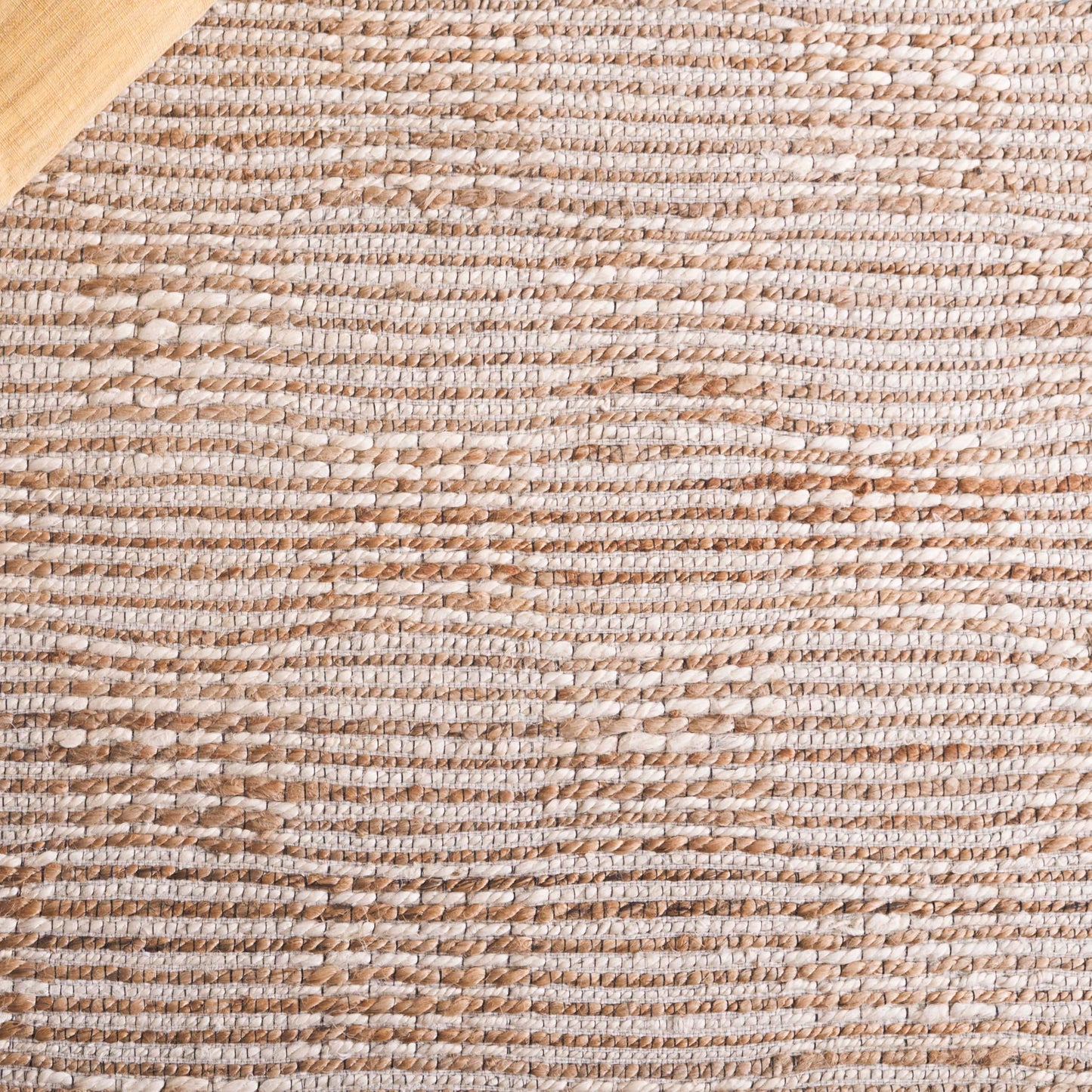 SAFAVIEH Natural Fiber Collection Accent Rug - 4' x 6', Natural & Ivory, Handmade Hemp, Ideal for The Living Room, Dining, Bedroom (NF567A)