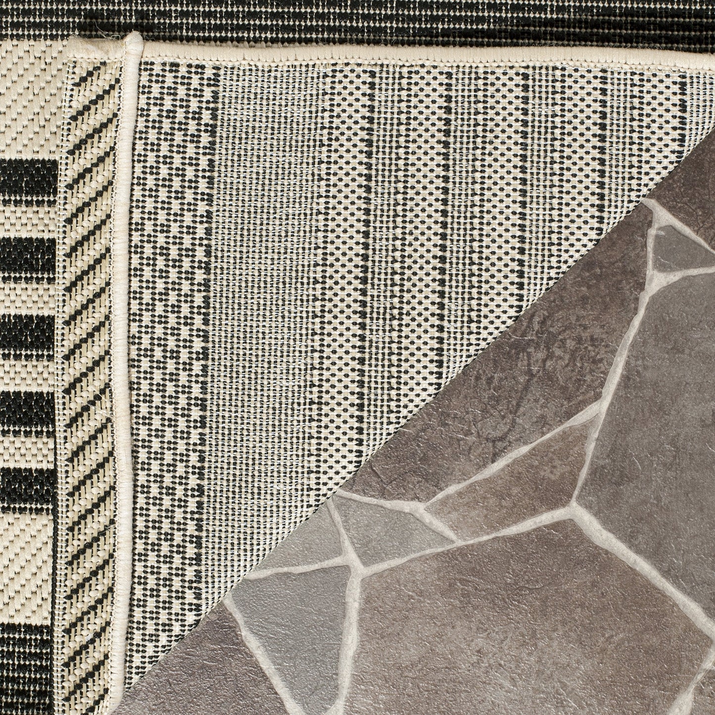 SAFAVIEH Washable Rug Outdoor Courtyard Collection - 2'7" x 5', Black & Bone, Non-Shedding & Easy Cleaning, Ideal for Patio, Backyard, Mudroom (CY6062-216)