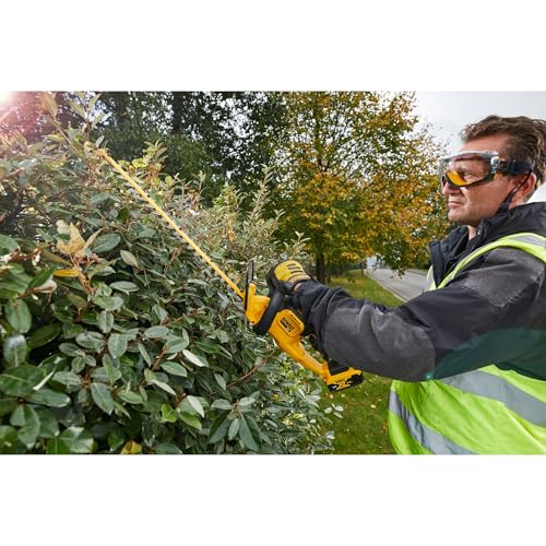 DEWALT DCM563P1-GB 18 V XR Hedge Trimmer, 1 x 5 Ah, Yellow