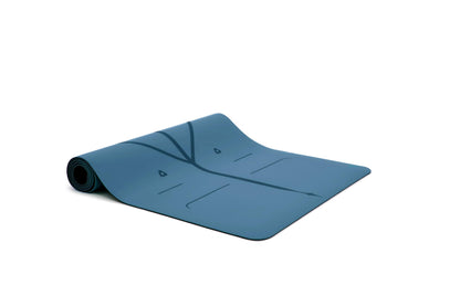 Liforme Travel Yoga mat – Patented Alignment System, Warrior-Like Grip, Non-Slip, Eco-Friendly, Ultra-Lightweight and Sweat Resistant, Made with Natural Rubber