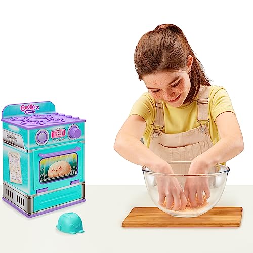 Cookeez Makery Oven, Mix & Make a plush best friend! Place your Dough In The Oven And Be Amazed When A Warm, Scented, Interactive, Comes Out! Which Surprise Bake Will You Make?