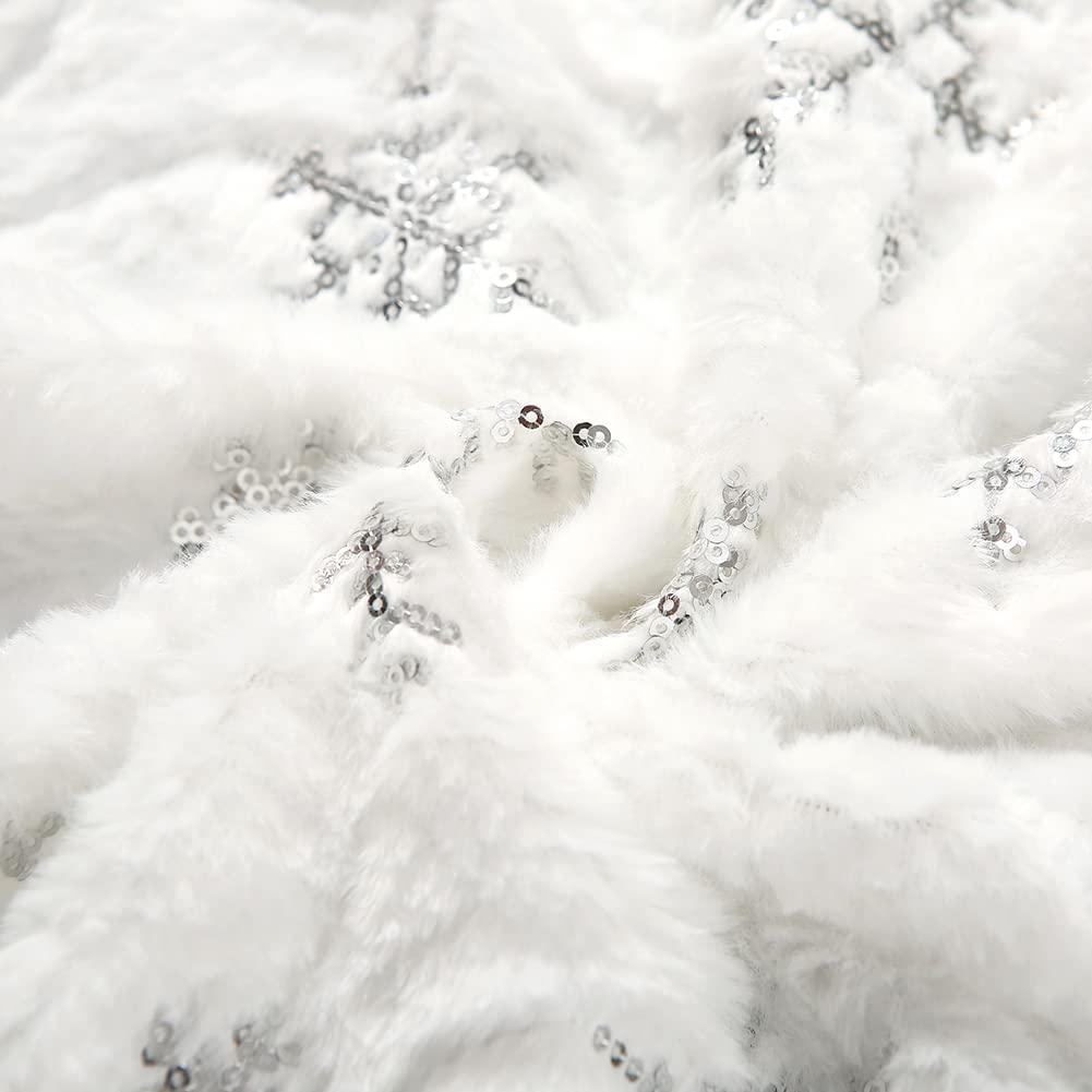 Sattiyrch Small Christmas Tree Skirt 18in, with Silver Snowflakes, Faux Fur White Xmas Tree Skirt for Christmas Tree (Silver Snowflakes, 18in)