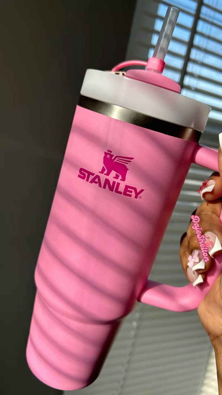 Pink Stanley Quencher H2.0 Tumbler 40oz