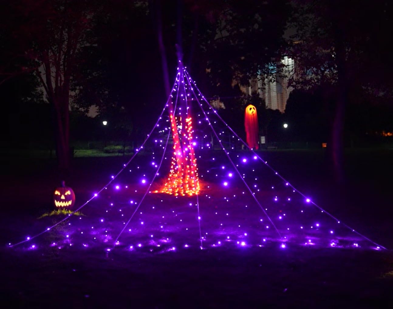 BlcTec Halloween Decorations Giant Spider Web Lights, 19.7ft x 14.7ft Lighted White Spider Web with 250 LEDs, Sturdy Wire Halloween Web Lights with 8 Modes, Waterproof for Yard, Porch Decor (Purple)