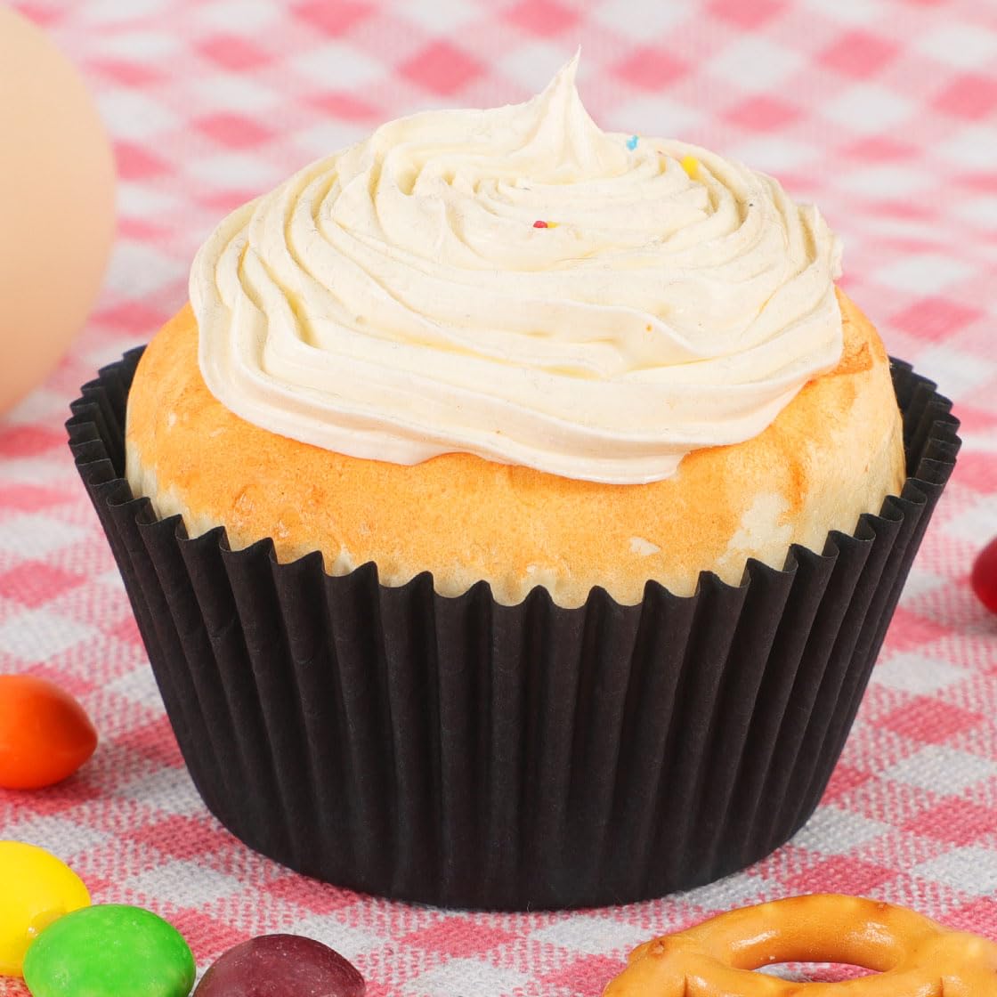 Standard Black Cupcake Liners for Baking 200 Counts - Caperci Greaseproof Muffin Baking Cups for Wedding Birthday Party Baby Shower Festivals (Black)