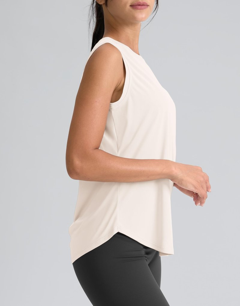 SANTINY Women's Sleeveless Workout Tops Breathable Lightweight Active Tennis Yoga Shirts Athletic Running Tank Tops for Women (Cream_XL)