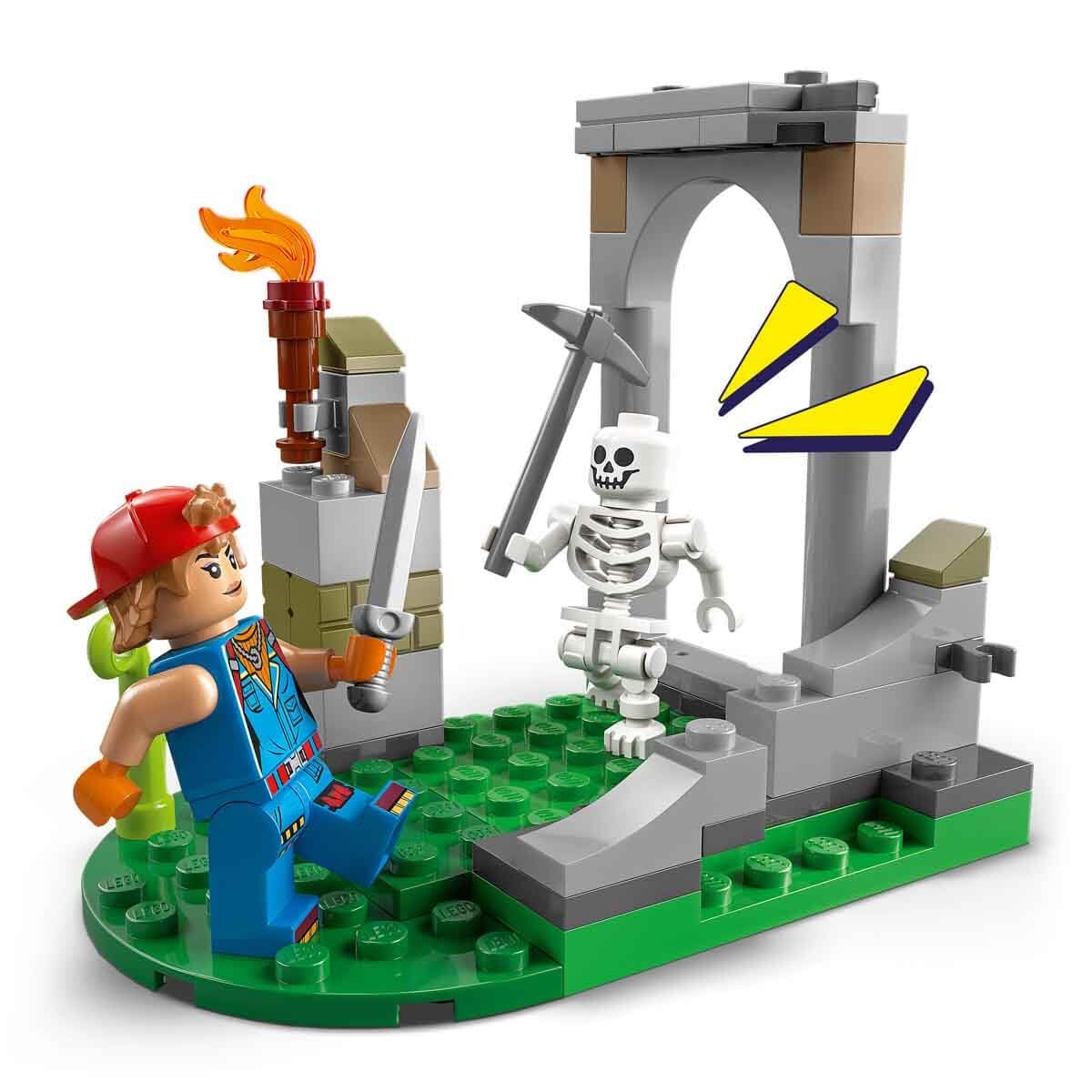 LEGO Fortnite Peely & Sparkplug’s Camp Toy - incl. Wolf & Supply Llama Figures plus 3 Minifigures & a Campfire - Gaming Gift for 7+ Year Old Boys, Girls & Fans - 77075