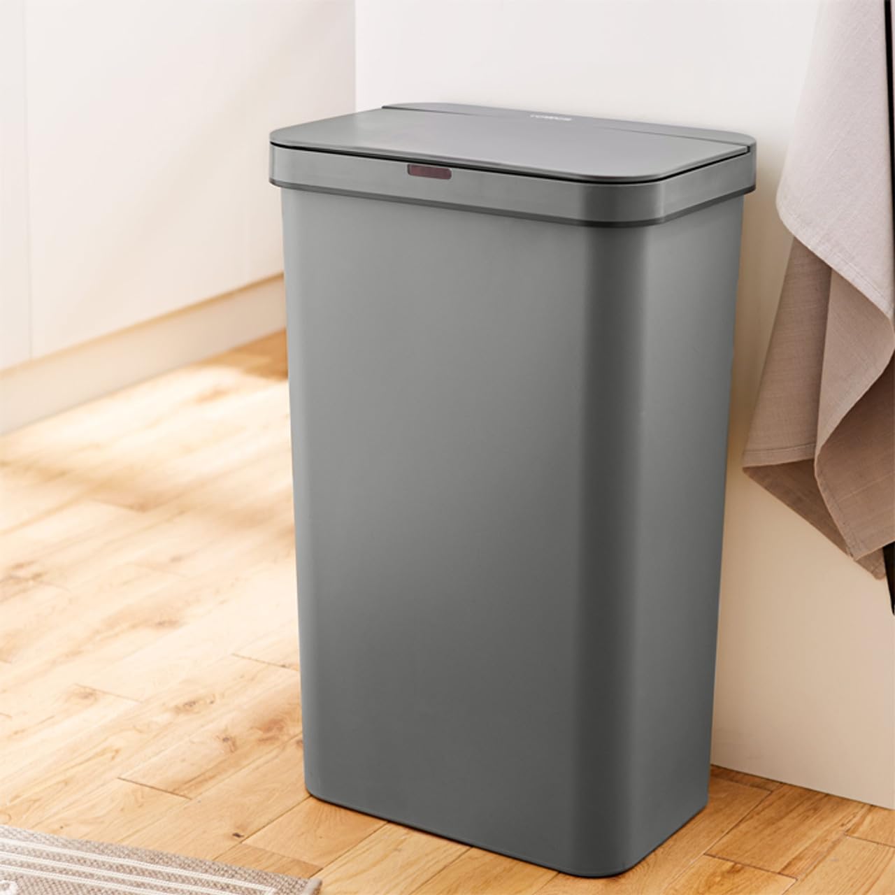 Tower T838005G Sensor Bin with Retainer Ring, Battery-Operated, 50L, Grey