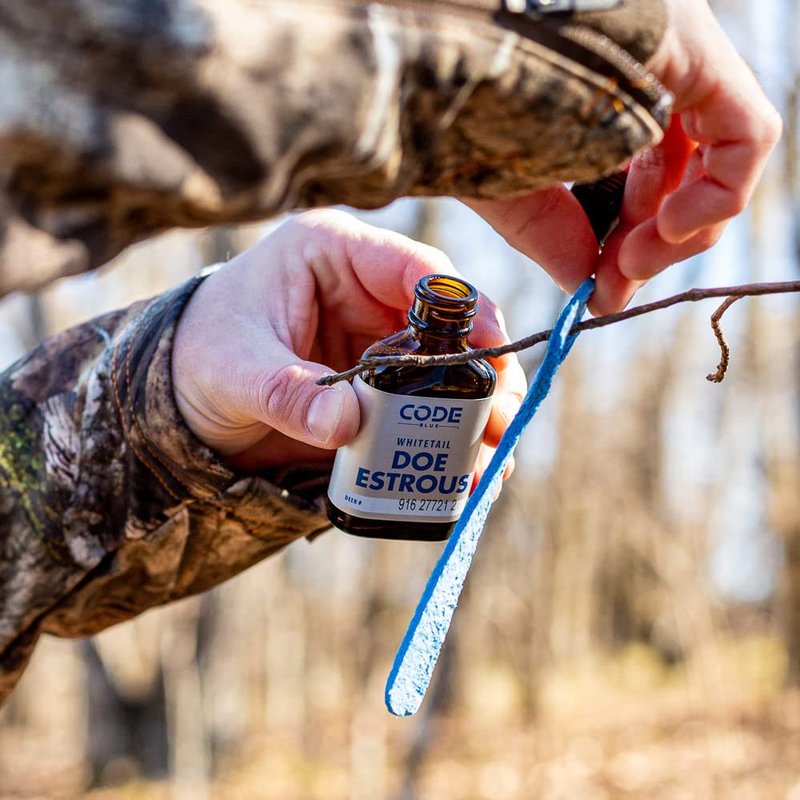Code Blue Whitetail Doe Estrous – Premium Deer Attractant with Authentic Doe Scent to Lure Mature Bucks & Boost Hunting Success, 1 oz