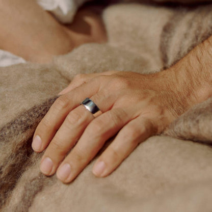 Oura Ring 4 - Silver - Size 8 - Smart Ring | Size First with Oura Ring 4 Sizing Kit | Sleep Tracking Wearable - Heart Rate - Fitness Tracker - Up to 8 Days Battery Life