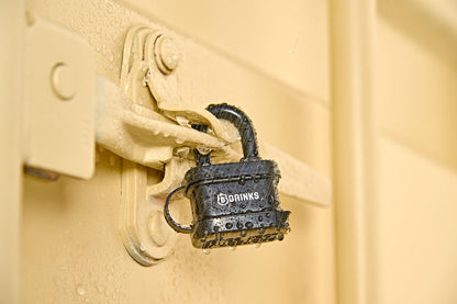 BRINKS - 40mm Laminated Steel Weather Resistant Padlock - Vinyl Wrapped and Chrome Plated with Hardened Steel Shackle(Color May Vary)