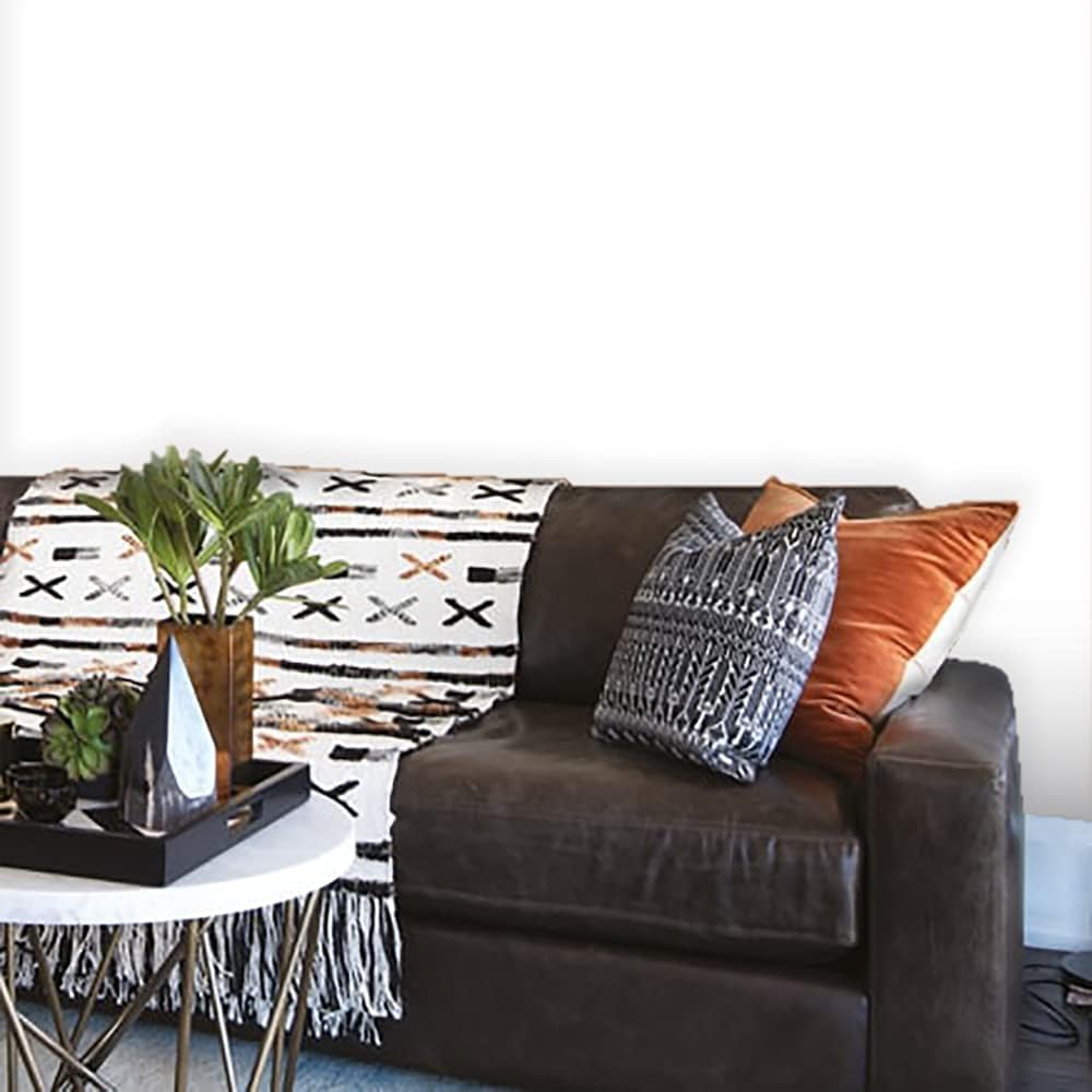 Johnstone's - Washable Paint - Pure Brilliant White - Matt Finish - Emulsion Paint - Highly Durable - Stain Resistant - Non Toxic & Low Odour - 12m2 Coverage per Litre - 2.5L