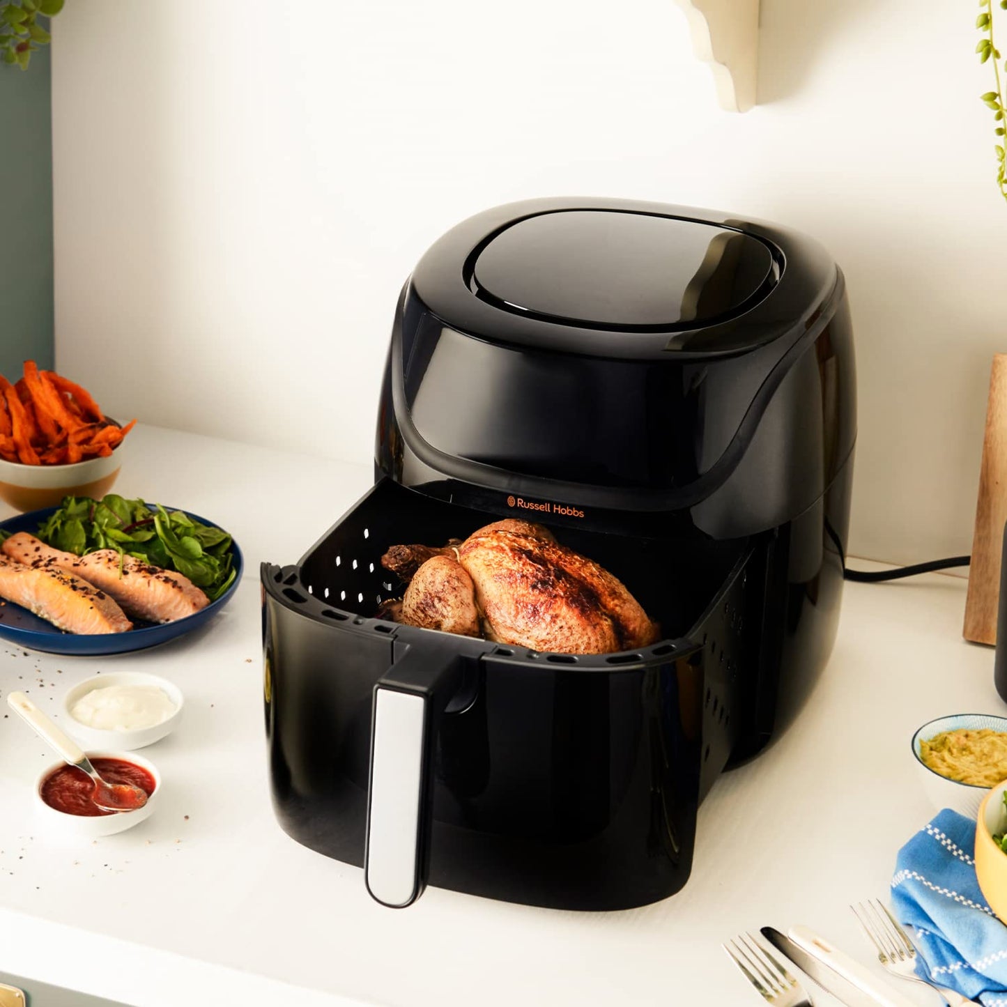 Russell Hobbs XXL Family Rapid Digital Air Fryer 8L [Compact Housing |7 Cooking Functions |10 Programmes] Energy Saving, Max 220°C, Use without oil, Grill, Bake, Roast, Reheat, Frozen etc. 27170