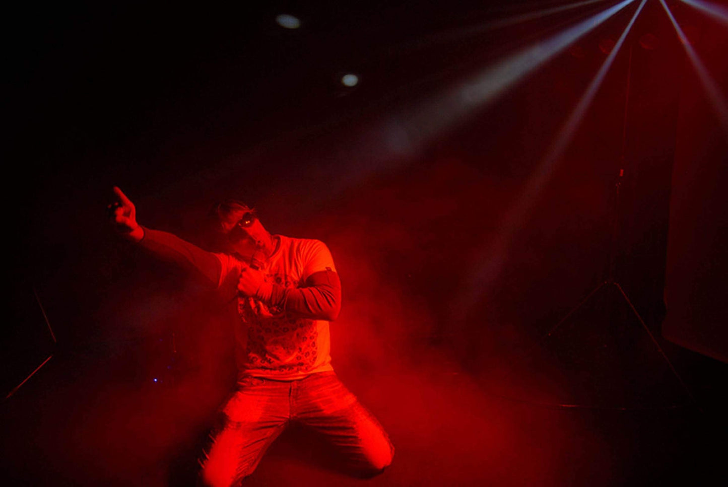 CHAUVET DJ Hurricane 1600 Compact High-Output Fog Machine w/Timer Remote & Automatic Shut-Off, BLACK