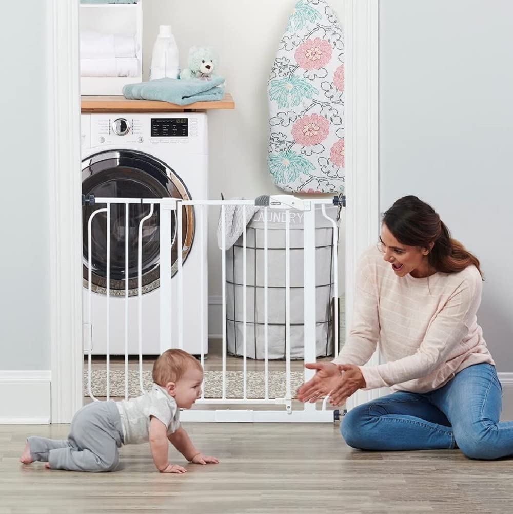 Regalo Easy Step Walk Thru Baby Safety Gate Pressure Mount with Included Extension Kit (15 cm)