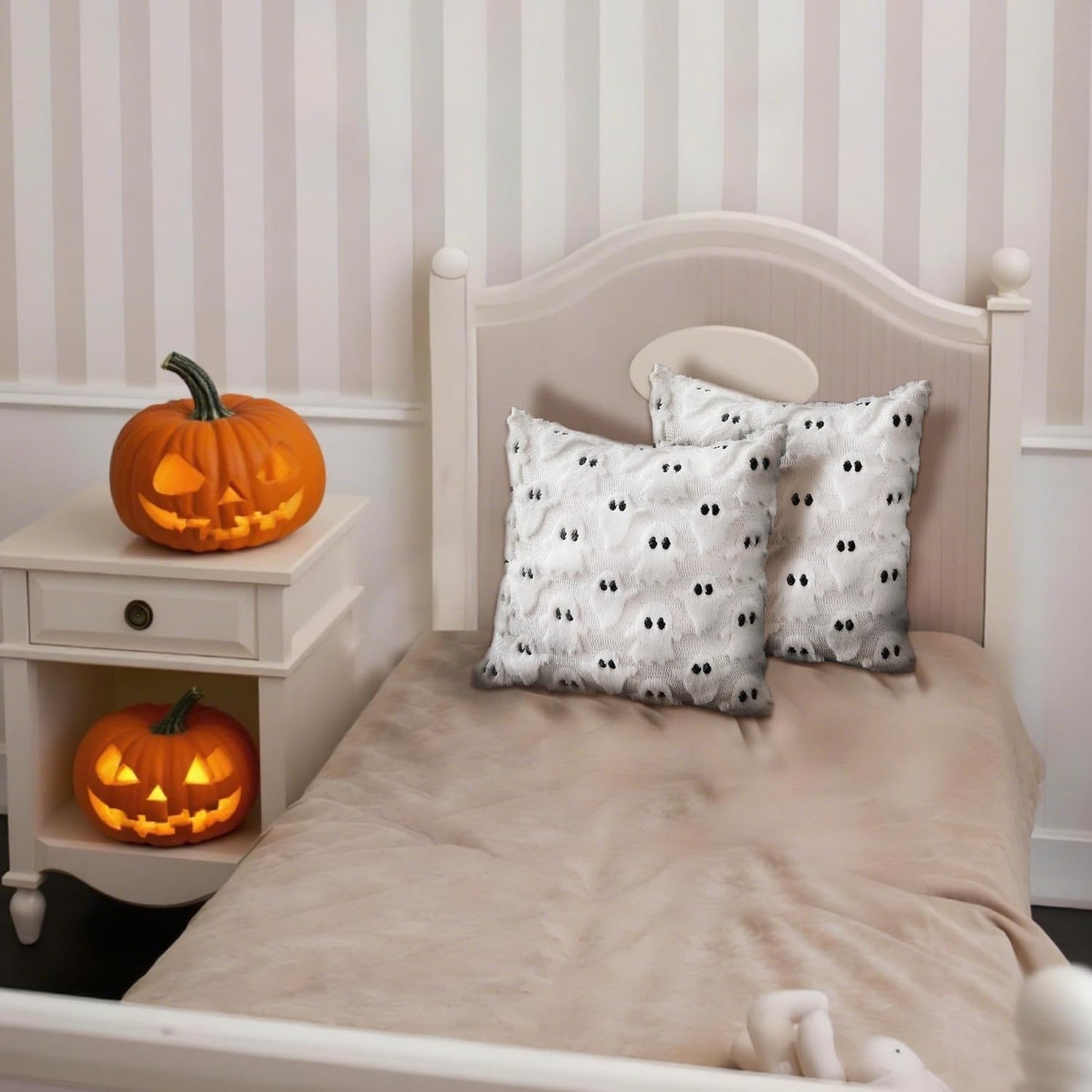 4 Pcs Halloween Throw Pillow Covers 18x18, Soft Faux Fur Pillow Cases Decorations, Fluffy Plush Accent Couch Cushion Case for Halloween Chair Sofa Bedroom Living Room Home Decor(Ghost A)