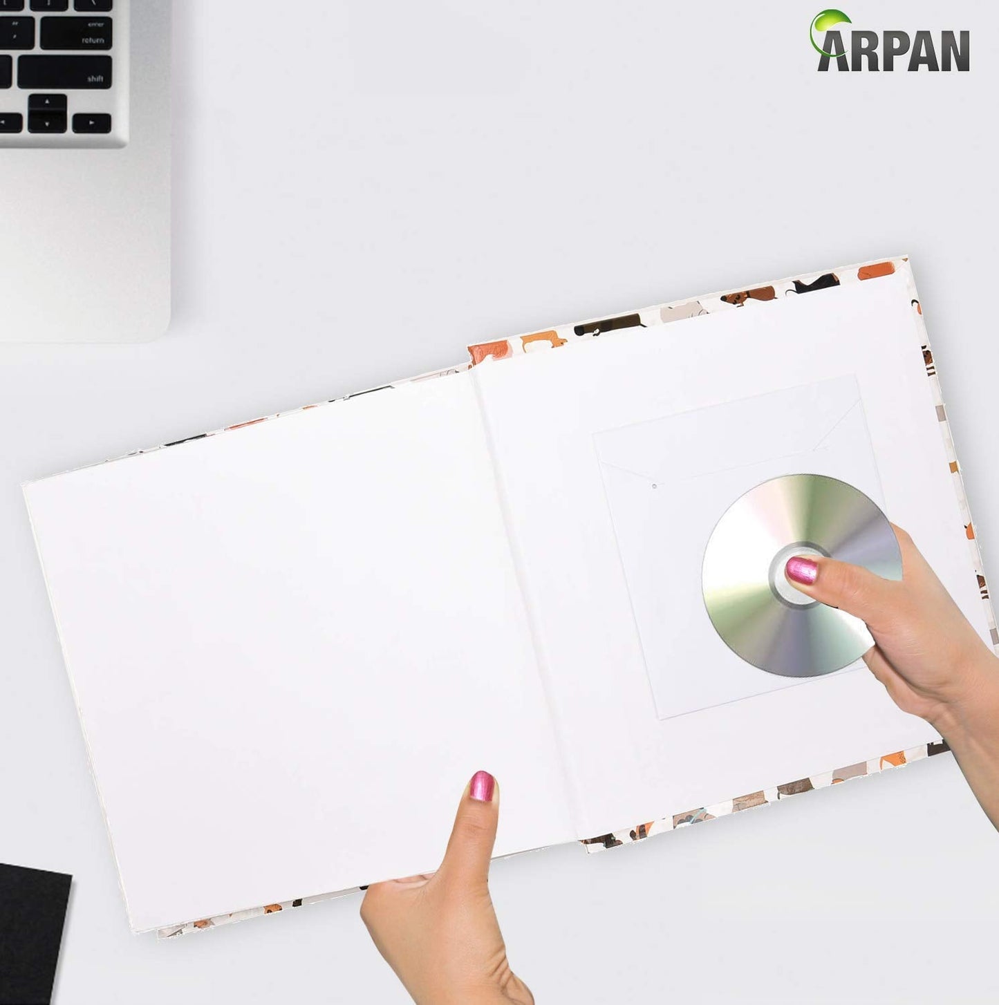 Arpan Cute Dog Photo Album Slip In Case Memo Album 6x4" for 200 Photos Scotty Dogs