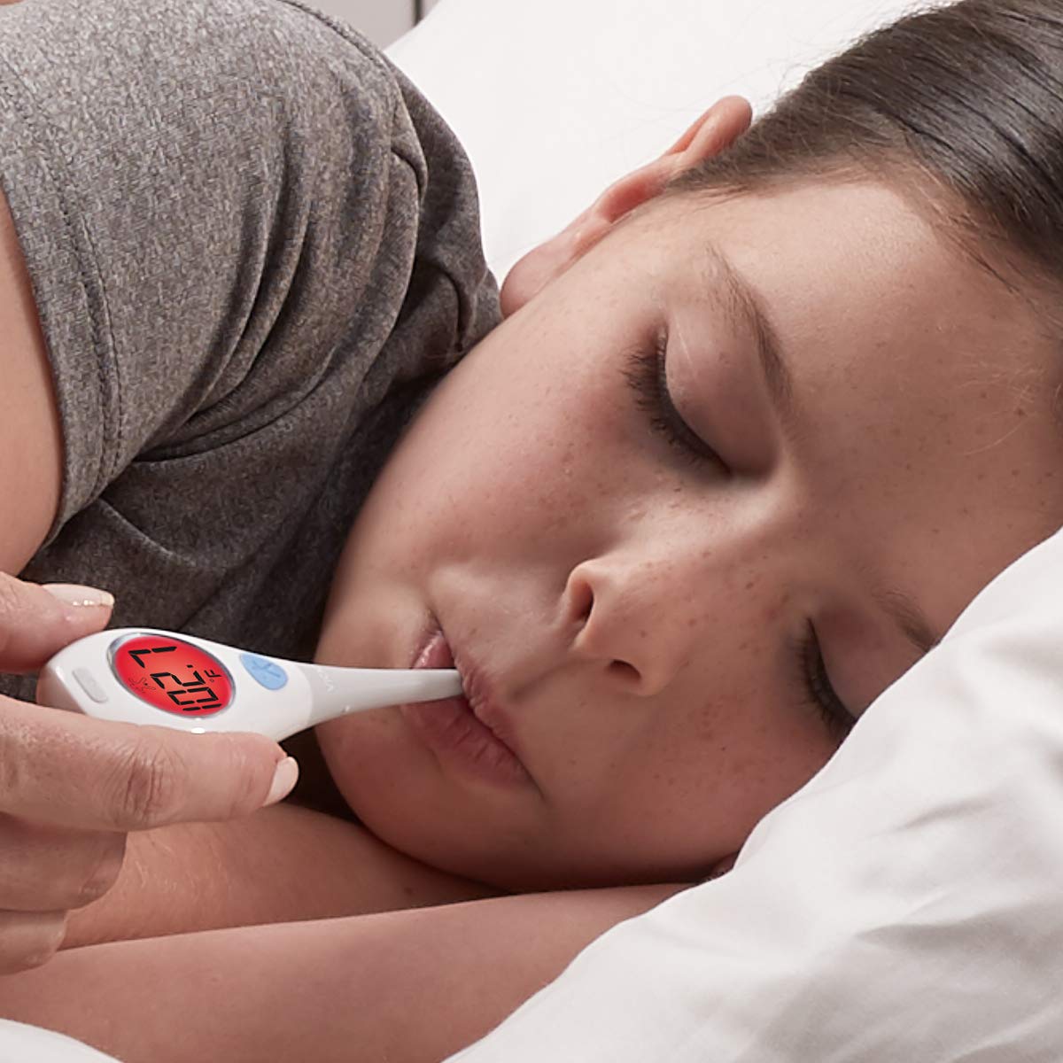 Vicks RapidRead Digital Thermometer, Temperature Readings in 2 Seconds, Use as Oral Thermometer, Baby Rectal Thermometer or Under The Arm, Water Resistant