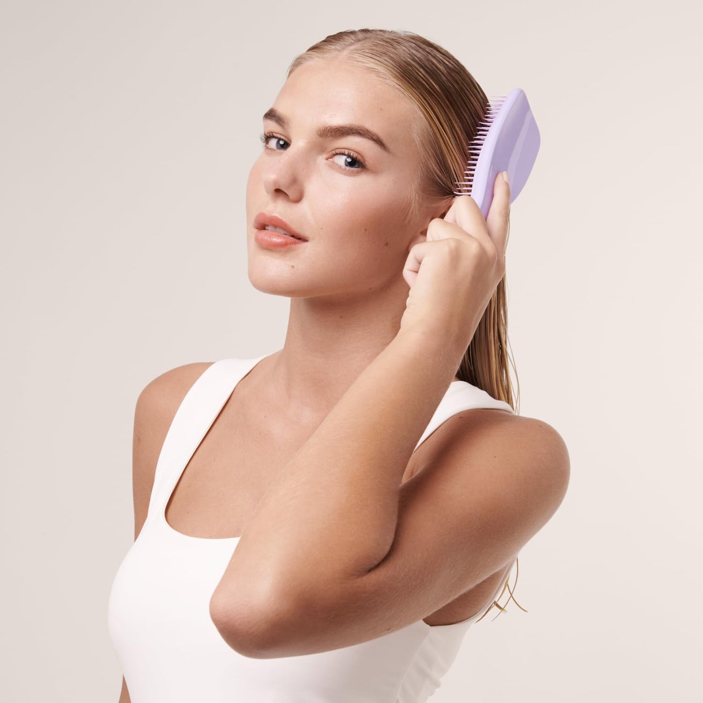 Tangle Teezer | The Wet Detangler Hairbrush for Wet & Dry Hair | For All Hair Types | Eliminates Knots & Reduces Breakage | Raspberry Rouge