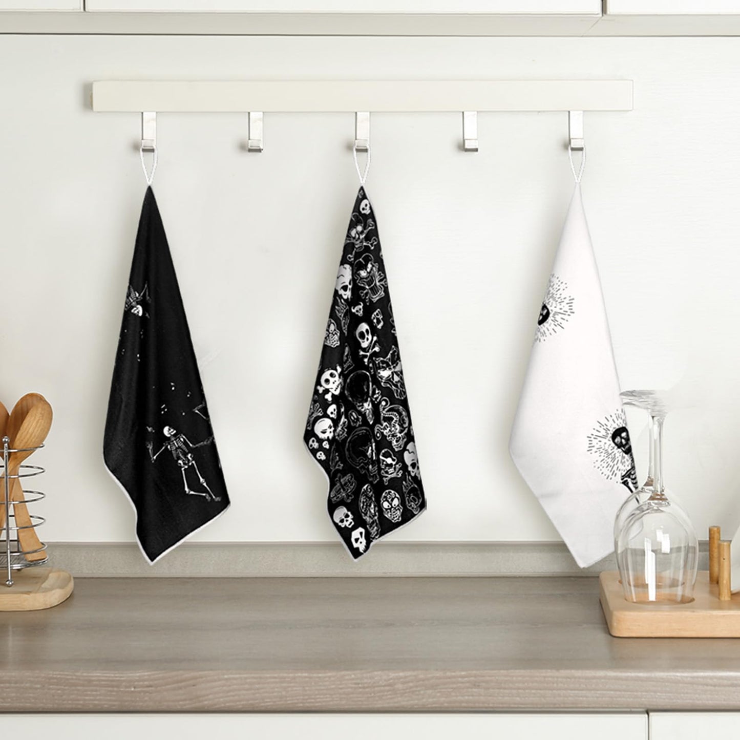 Bencailor 6 Pcs Halloween Skull Kitchen Towels Skeleton Dish Hand Towels Gothic Skull Tea Washcloth for Halloween Party Gifts Bathroom Kitchen Decor 24 x 16''