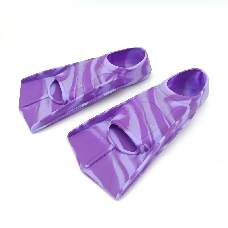Gugmoy Kids Swim Fins,Comfortable Silicone Flippers for Swimming and Diving,Size Suitable Beginners Kids Girls Boys Adults (Medium, GrapePurple)