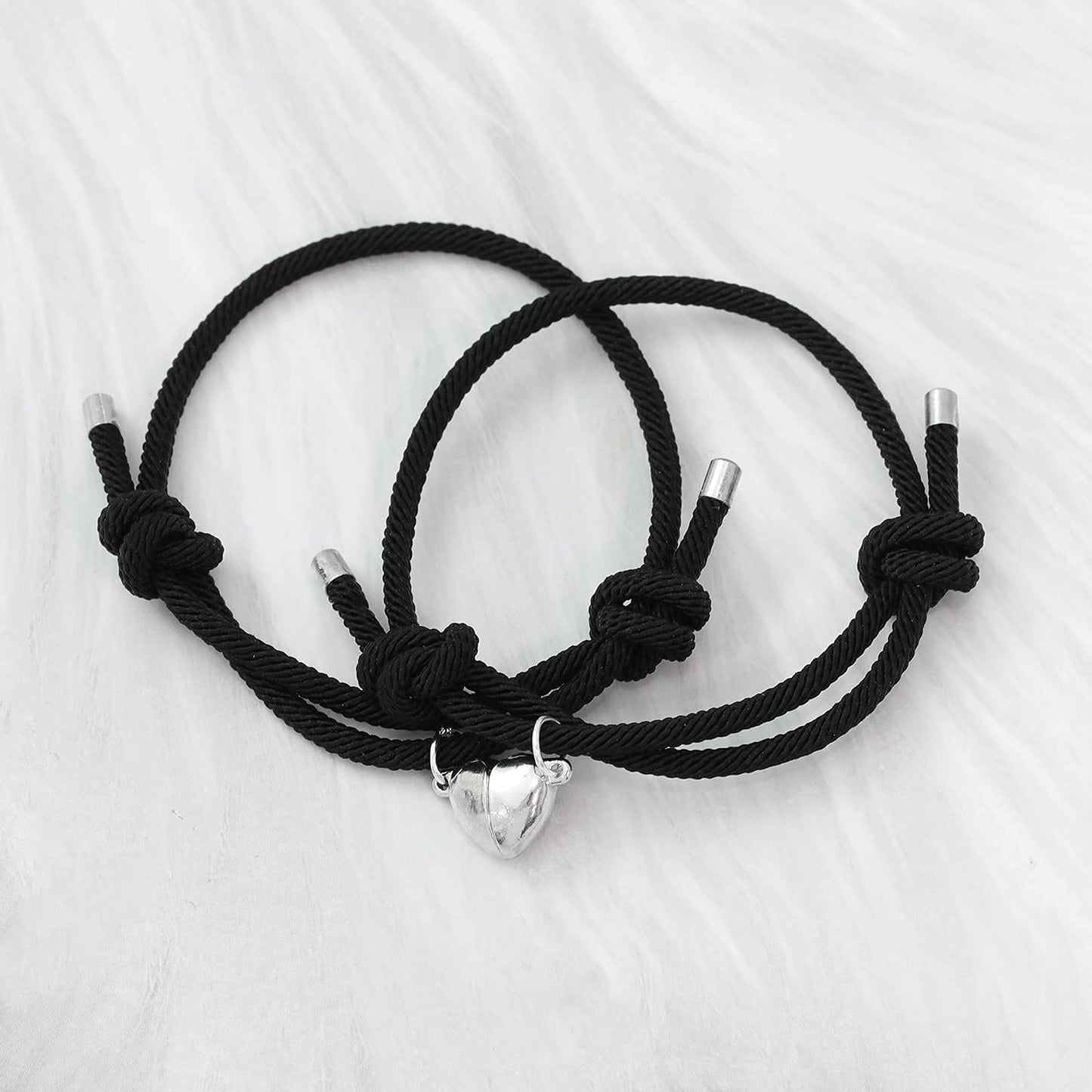 Dlihc 2pcs Couples Bracelets for Women Men, Black Matching Heart Bracelets for Couples, Valentines Gift for Boyfriend Girlfriend Best Friend