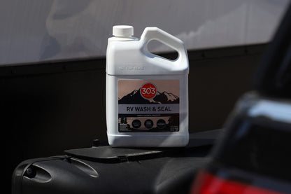 303 Products RV Wash & Seal - Clean, Streak-Free Finish, pH Neutral with High Foaming Formula, Provides A Deep Gloss Finish on RVs, Campers, Pop-ups, and Motorhomes, 1 Gallon (30240)