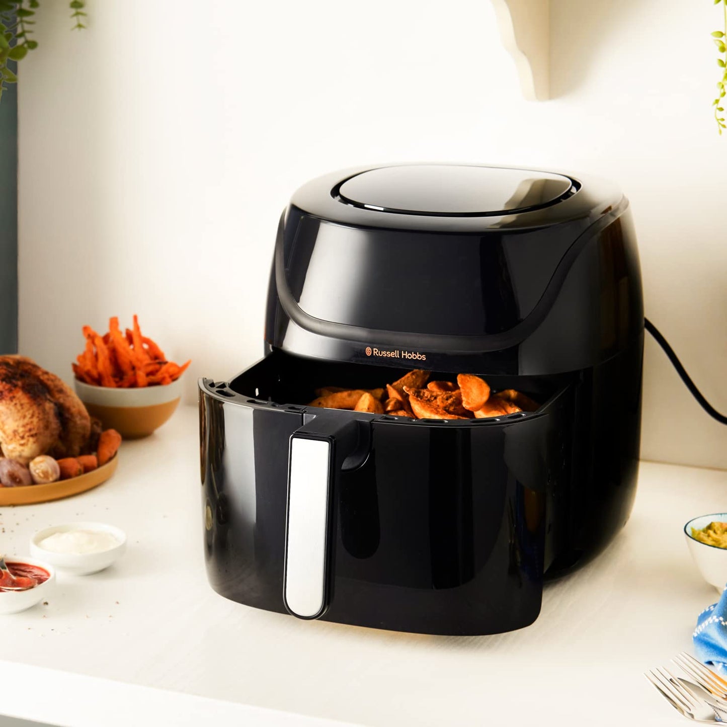Russell Hobbs XXL Family Rapid Digital Air Fryer 8L [Compact Housing |7 Cooking Functions |10 Programmes] Energy Saving, Max 220°C, Use without oil, Grill, Bake, Roast, Reheat, Frozen etc. 27170