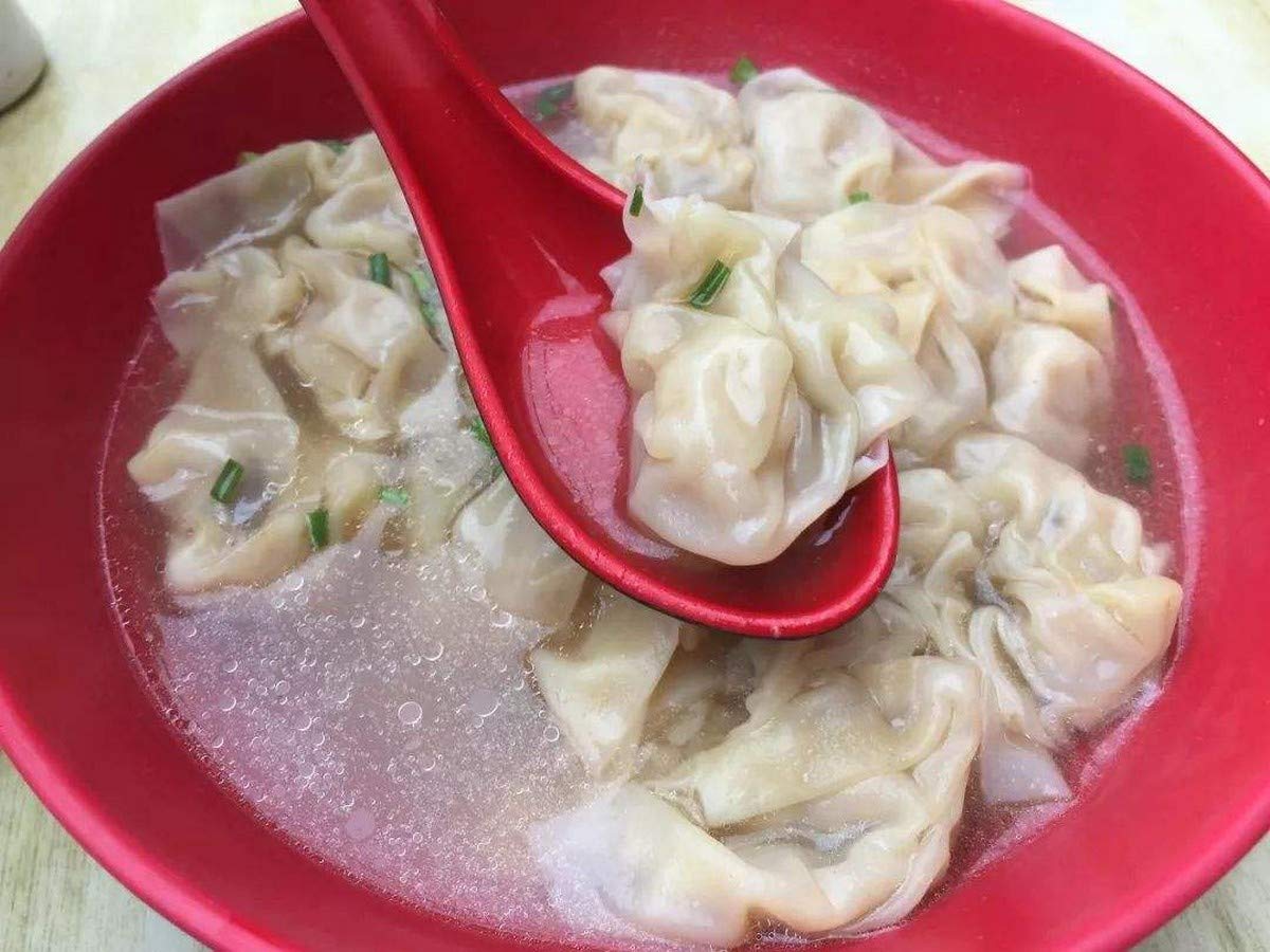 JapanBargain 2384, Chinese Soup Spoons Asian Japanese Chinese Wonton Soba Rice Pho Ramen Noodle Soup Spoons, Black/Red, Set of 2