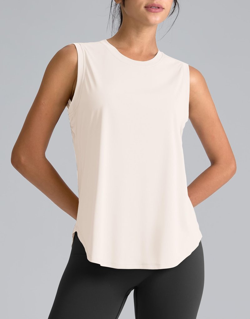 SANTINY Women's Sleeveless Workout Tops Breathable Lightweight Active Tennis Yoga Shirts Athletic Running Tank Tops for Women (Cream_XS)